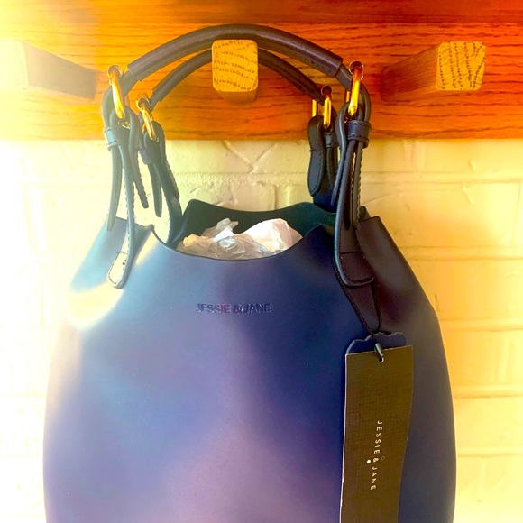 ✨Jessie & Jane” Blue Leather Bucket Handbag W/Detachable Strap & Dusk Bag - Picture 2 of 14